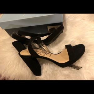 Size 6 black Suede heels